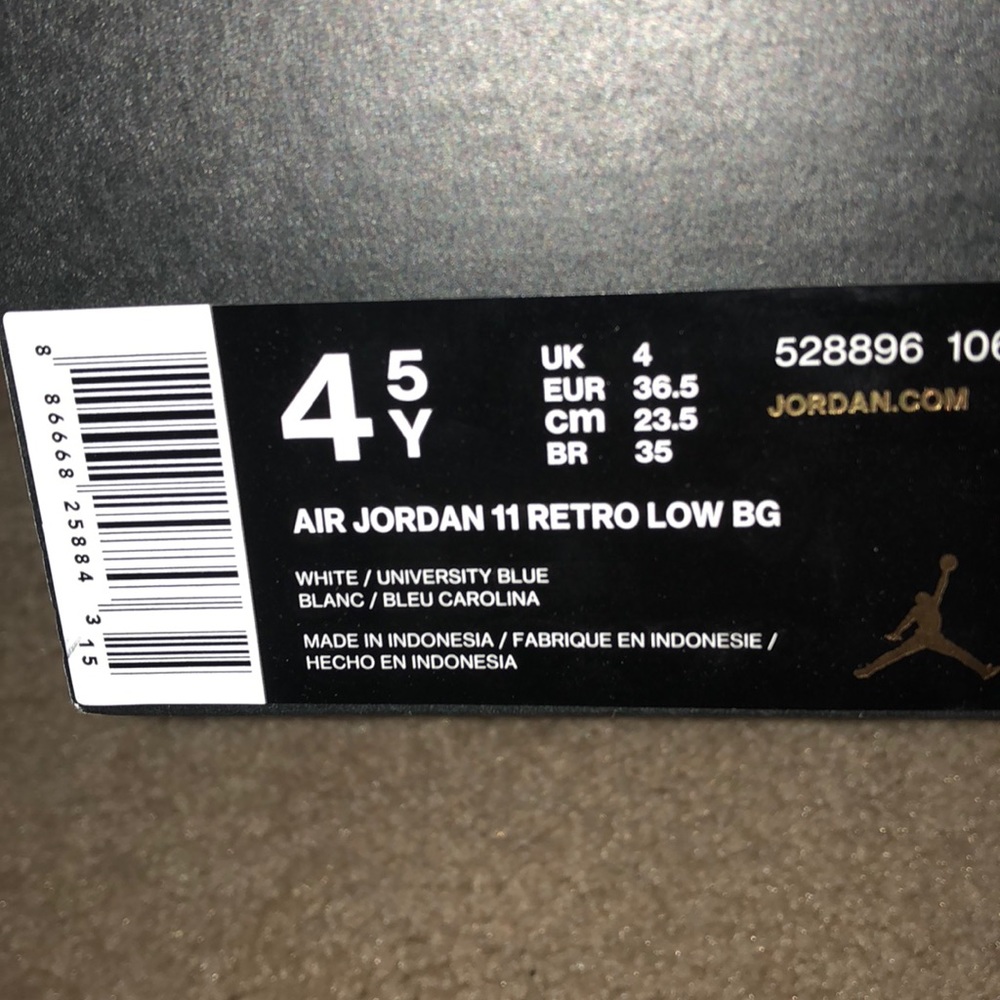 Jordan retro 11 University Blue